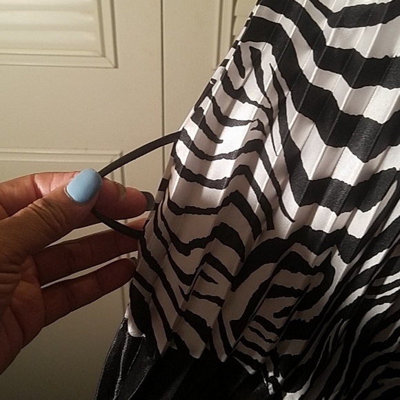 Women's clothing - Picture 5 of 5